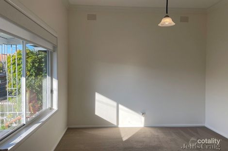 Property photo of 118 Hawthorn Road Northcote VIC 3070