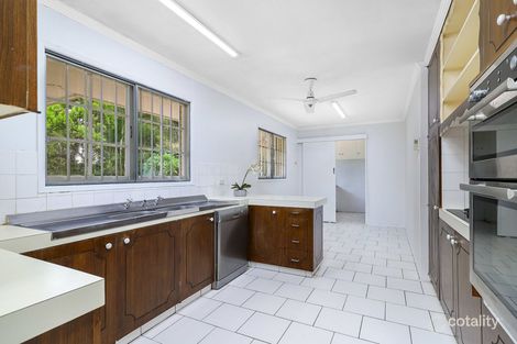 6 Salerno St, Surfers Paradise, QLD 4217