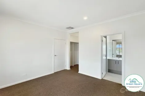 Property photo of 60 Moolort Crescent Eynesbury VIC 3338
