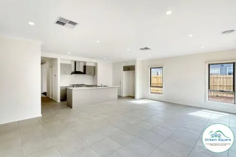Property photo of 60 Moolort Crescent Eynesbury VIC 3338