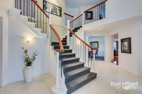 Property photo of 2 Bruxner Way Taylors Lakes VIC 3038