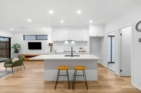 Property photo of 8 Foal Circuit Fraser Rise VIC 3336