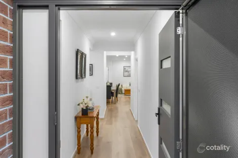 Property photo of 8 Foal Circuit Fraser Rise VIC 3336