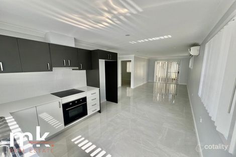 Property photo of 10 Euphrates Place Kearns NSW 2558