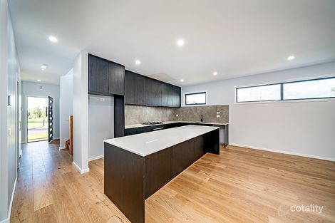 Property photo of 13 Fergus Lane Cranbourne West VIC 3977