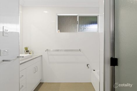 Property photo of 2/15 Risdon Street Newtown QLD 4350