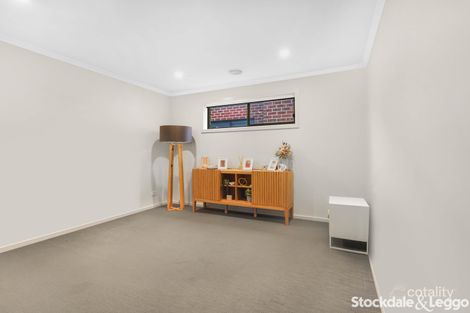 Property photo of 27 Copper Beech Road Beaconsfield VIC 3807