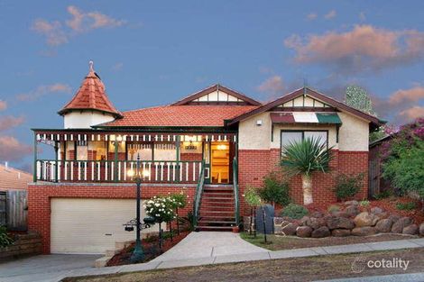 33 Ravenhill Bvd, Roxburgh Park, VIC 3064