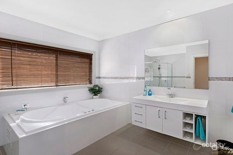 Property photo of 25 Kenmare Avenue Berkeley Vale NSW 2261