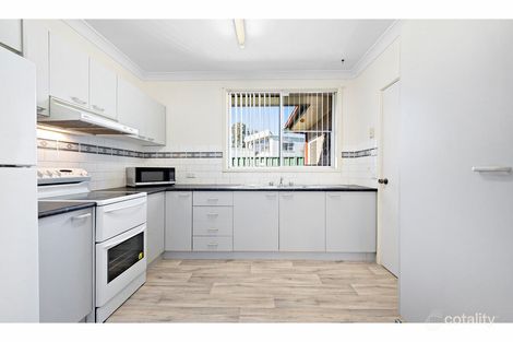 Property photo of 2/52 Charles Street Warners Bay NSW 2282