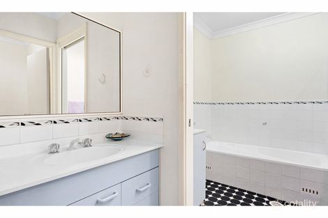 Property photo of 2/52 Charles Street Warners Bay NSW 2282