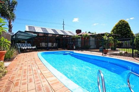 27 Darwin Cres, Morley, WA 6062