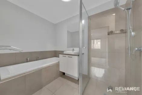 Property photo of 7 Harry Drive Thornhill Park VIC 3335