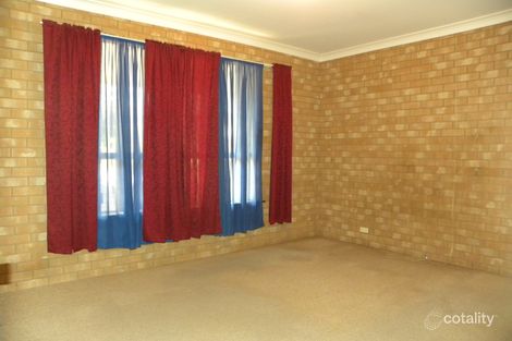 Property photo of 1 Pineview Circuit Young NSW 2594