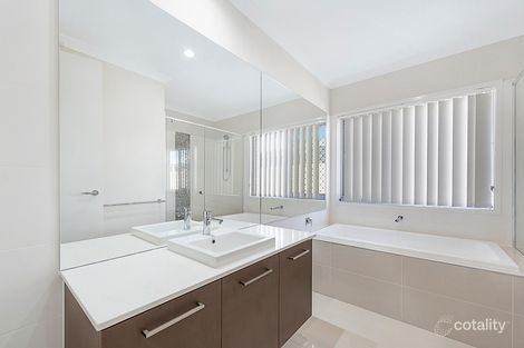 Property photo of 33 Splendid Drive South Ripley QLD 4306
