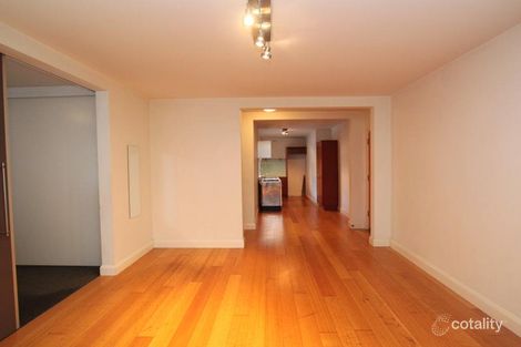 Property photo of 8/19 Tiuna Grove Elwood VIC 3184