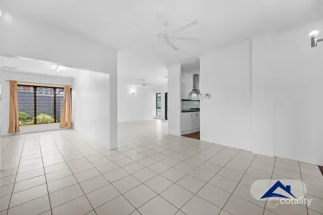 Property photo of 11 Mills Close Manoora QLD 4870