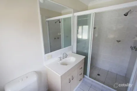 Property photo of 32 Clear River Boulevard Ashmore QLD 4214