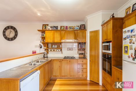 Property photo of 8 Zena Place Berwick VIC 3806