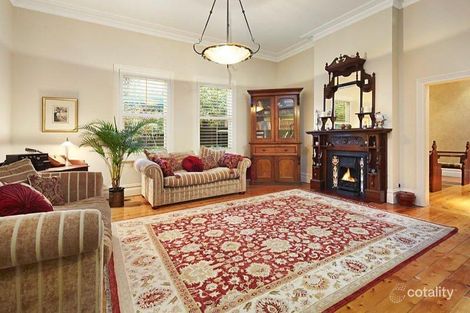 Property photo of 2 Oak Grove Brighton VIC 3186