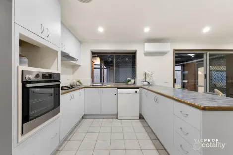 Property photo of 2 Stephanie Close Ferntree Gully VIC 3156