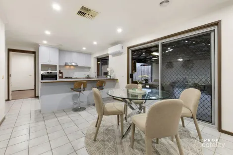 Property photo of 2 Stephanie Close Ferntree Gully VIC 3156