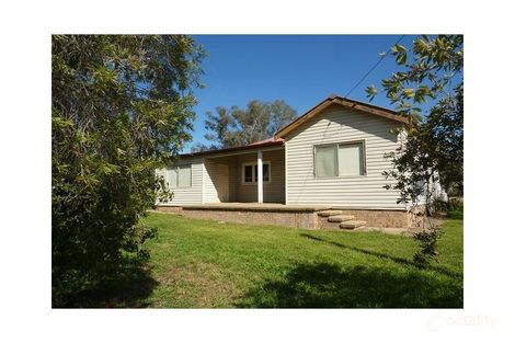 32 Orange Rd, Manildra, NSW 2865
