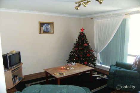 13 Lavender Gdns, Halls Head, WA 6210