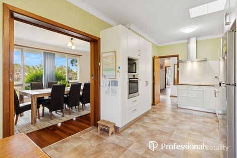 Property photo of 2 Malumba Crescent Lesmurdie WA 6076