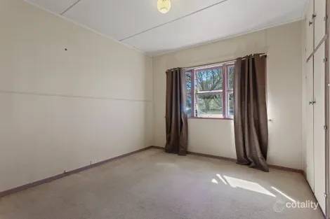 Property photo of 2 Henderson Street Newtown QLD 4350