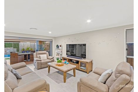 Property photo of 28 Butterleaf Crescent Pimpama QLD 4209