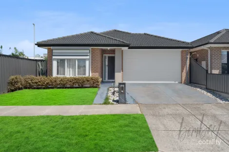 17 Peninsula Cres, Craigieburn, VIC 3064