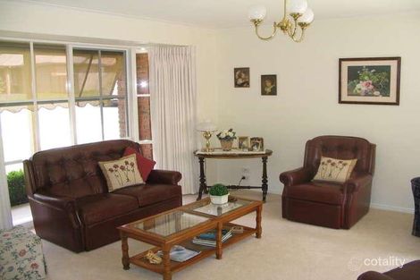 Property photo of 8 Woodside Close Somerville VIC 3912
