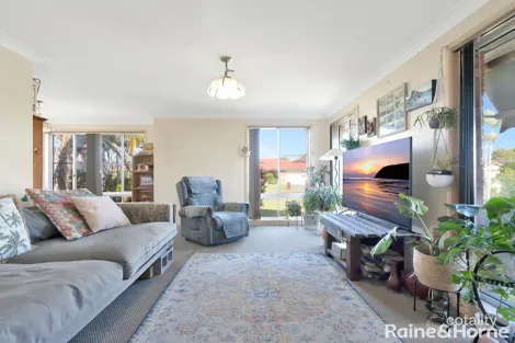 Property photo of 25 Palm Terrace Yamba NSW 2464
