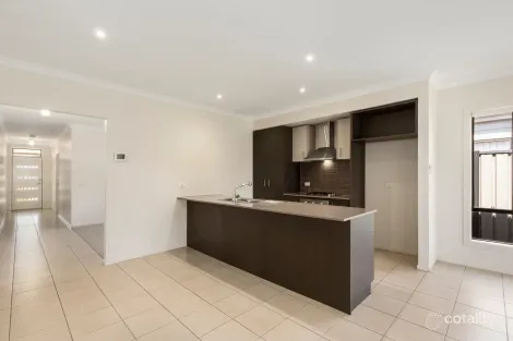 Property photo of 15 Hodgson Rise Mernda VIC 3754