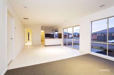 Property photo of 12 Grainger Circuit Point Cook VIC 3030