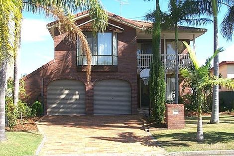 33 Reynolds Ave, Labrador, QLD 4215