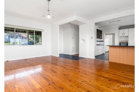 Property photo of 113 Meadow Street Kooringal NSW 2650
