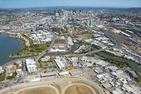 25 Hutcheson St, Albion, QLD 4010