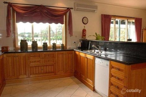 Property photo of 52 Stuart Drive Woodend VIC 3442