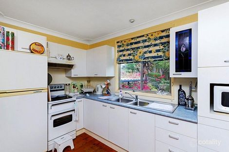 Property photo of 60 Patrick Crescent Saratoga NSW 2251