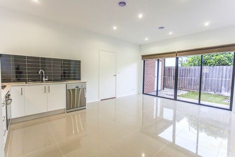 Property photo of 2/26 Pyalong Crescent Dallas VIC 3047