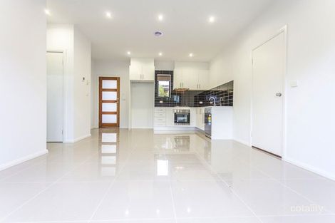 Property photo of 2/26 Pyalong Crescent Dallas VIC 3047