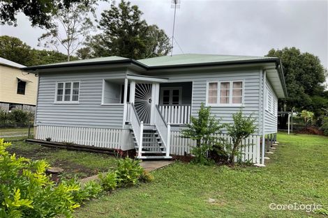 18 Coronation Ave, Woodford, QLD 4514