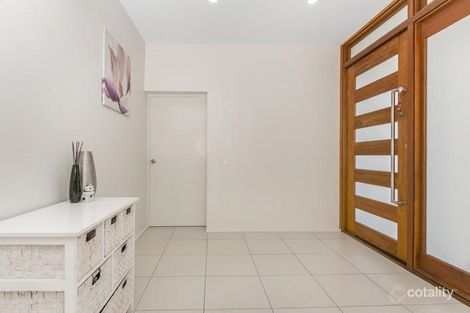 Property photo of 18 Keppel Court Mermaid Waters QLD 4218