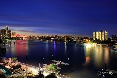 Property photo of 13/98 Thorn Street Kangaroo Point QLD 4169
