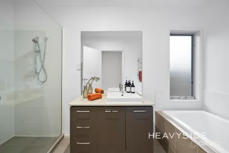 Property photo of 38 Windsor Avenue Mount Waverley VIC 3149