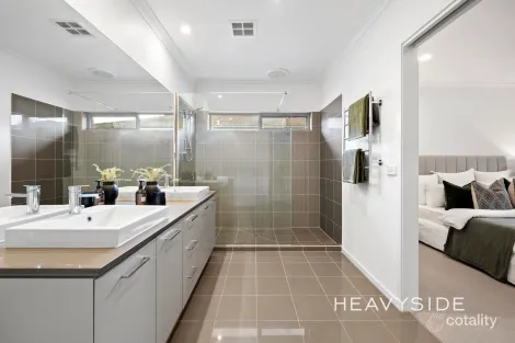 Property photo of 38 Windsor Avenue Mount Waverley VIC 3149