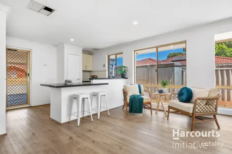 Property photo of 21 Oldenburg Pass Stratton WA 6056