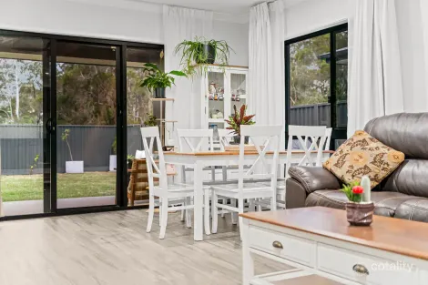 Property photo of 22 Pembridge Place Pallara QLD 4110